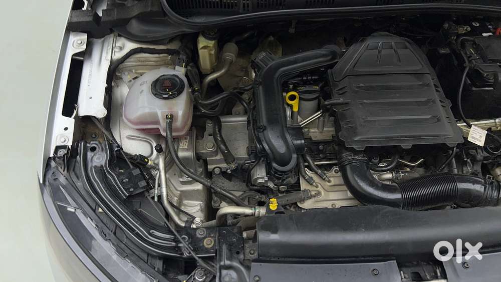 Skoda Slavia Ambition 1.0l Tsi At, 2022, Petrol