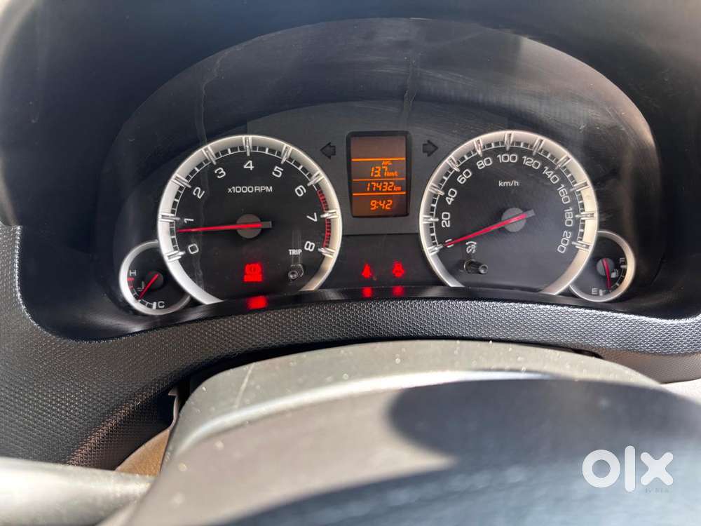 Maruti Suzuki Swift Dzire 1.2 Vxi Bsiv, 2013, Petrol