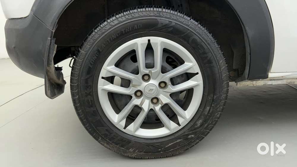 Renault Triber Rxl, 2022, Petrol