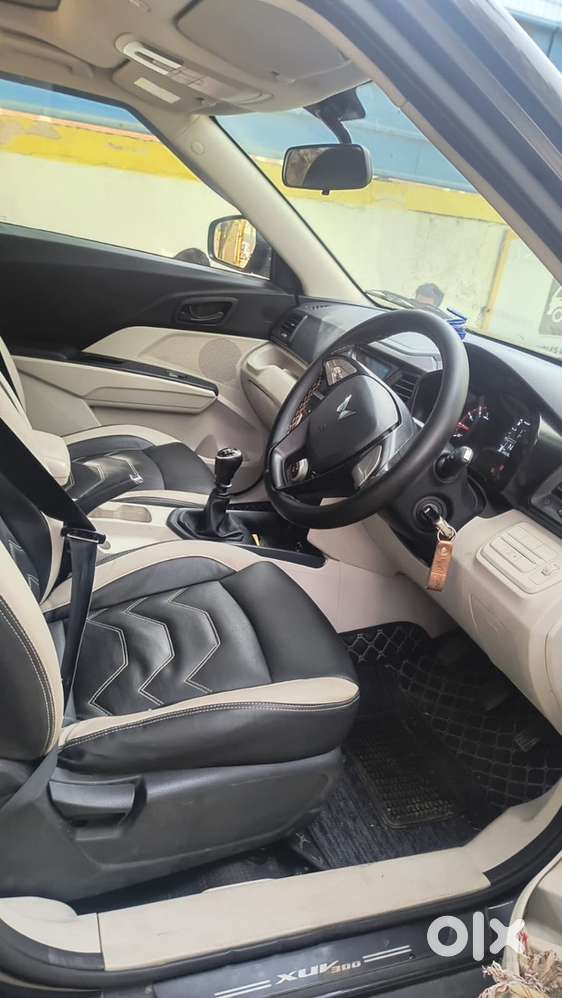 Mahindra Xuv300 Petrol 2023