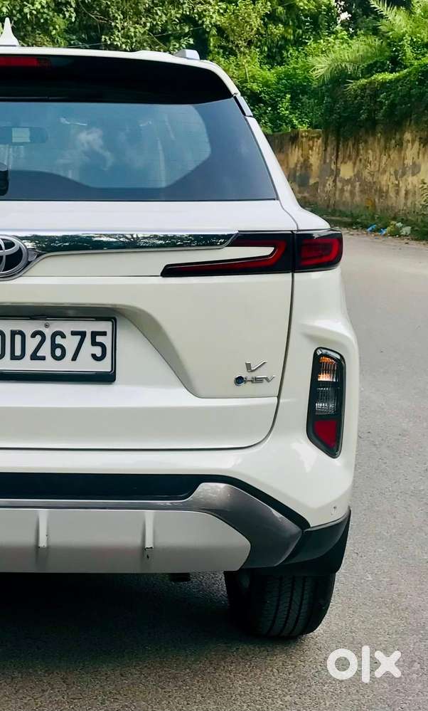 Toyota Urban Cruiser Hyryder 1.5 V Hybrid, 2025, Cng & Hybrids