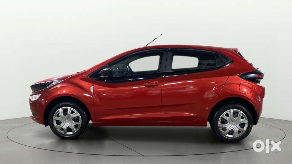 Tata Altroz 1.2 Xm Plus, 2022, Petrol