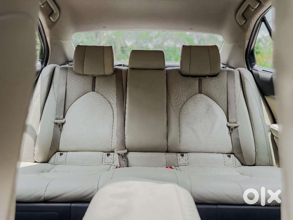 Toyota Camry [2019-ongoing] 2.5 Hybrid, 2019, Cng & Hybrids