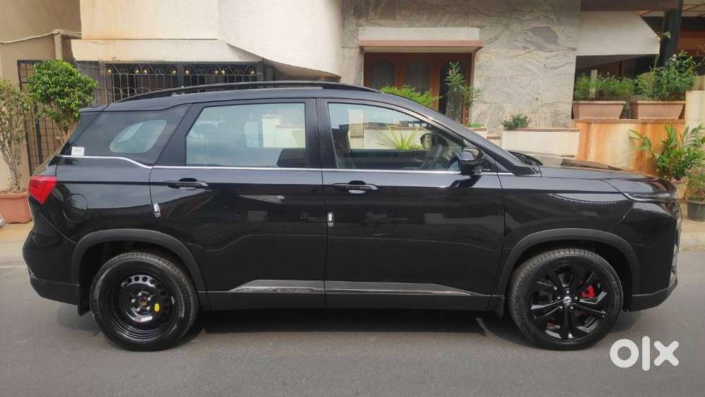 Mg Hector Plus Sharp Pro Blackstorm 1.5 Turbo Petrol Cvt 7 Str, 2025..