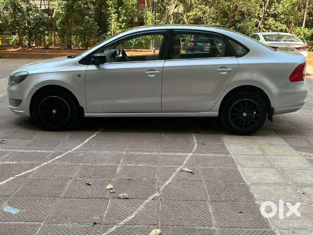Skoda Rapid Elegance 2014 Diesel Automatic