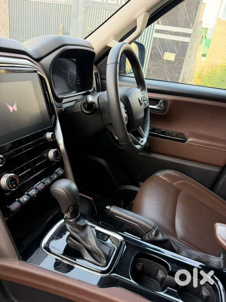 Mahindra Black Suv Diesel 2025