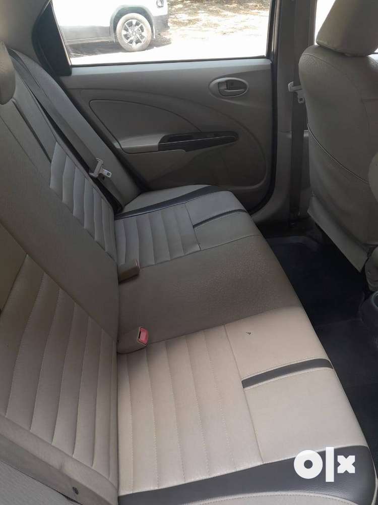 Toyota etios deals gd seat cover