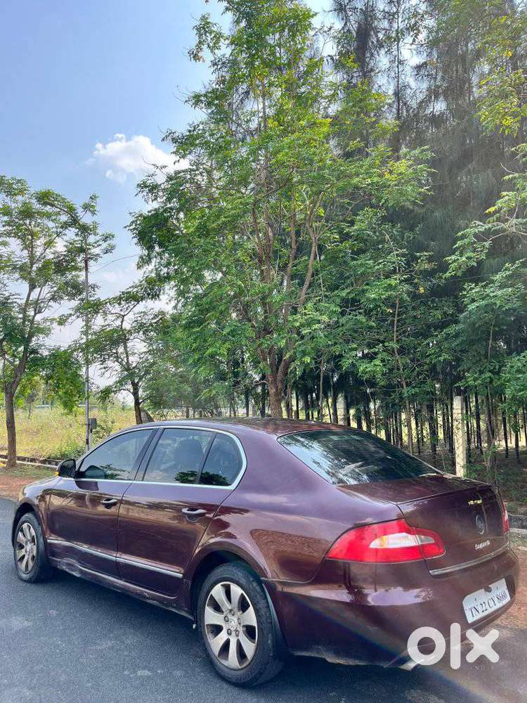 Skoda Superb, 2011, Petrol