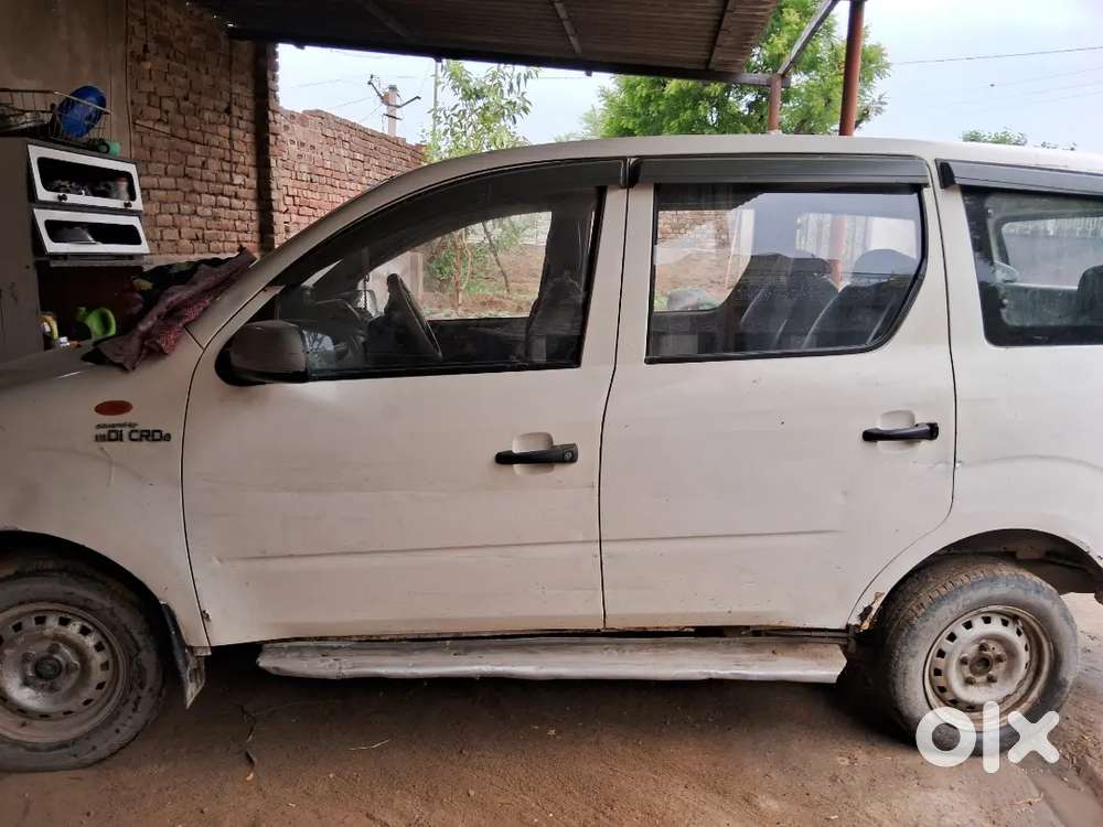 Mahindra Xylo 2011