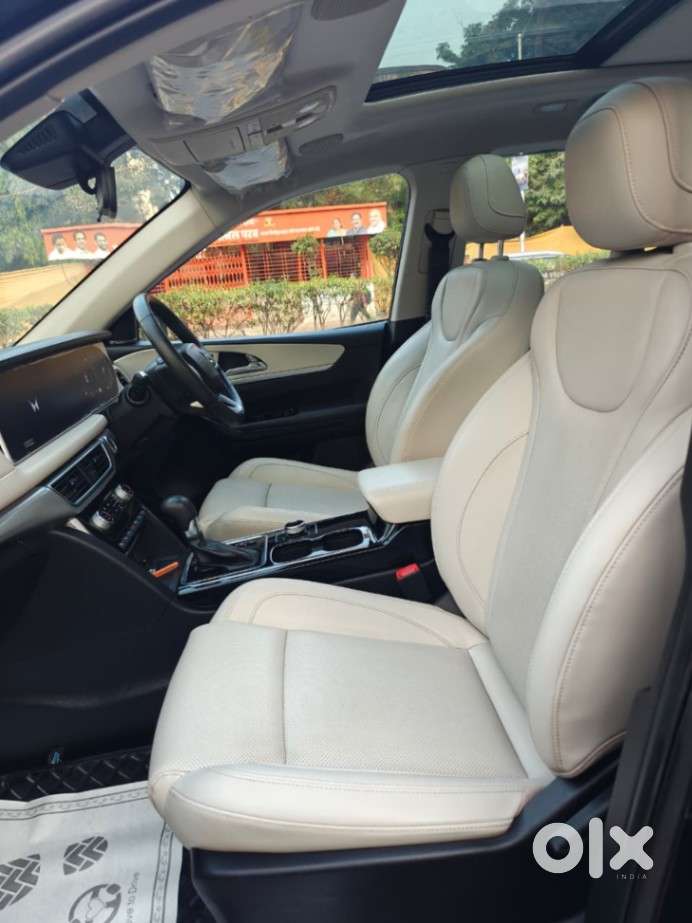 Mahindra Xuv700 2.2 Ax 7 Diesel At Luxury Pack Str, 2022, Diesel