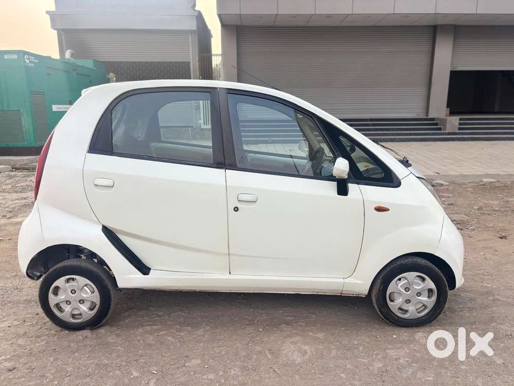 Tata Nano Xta, 2016, Petrol