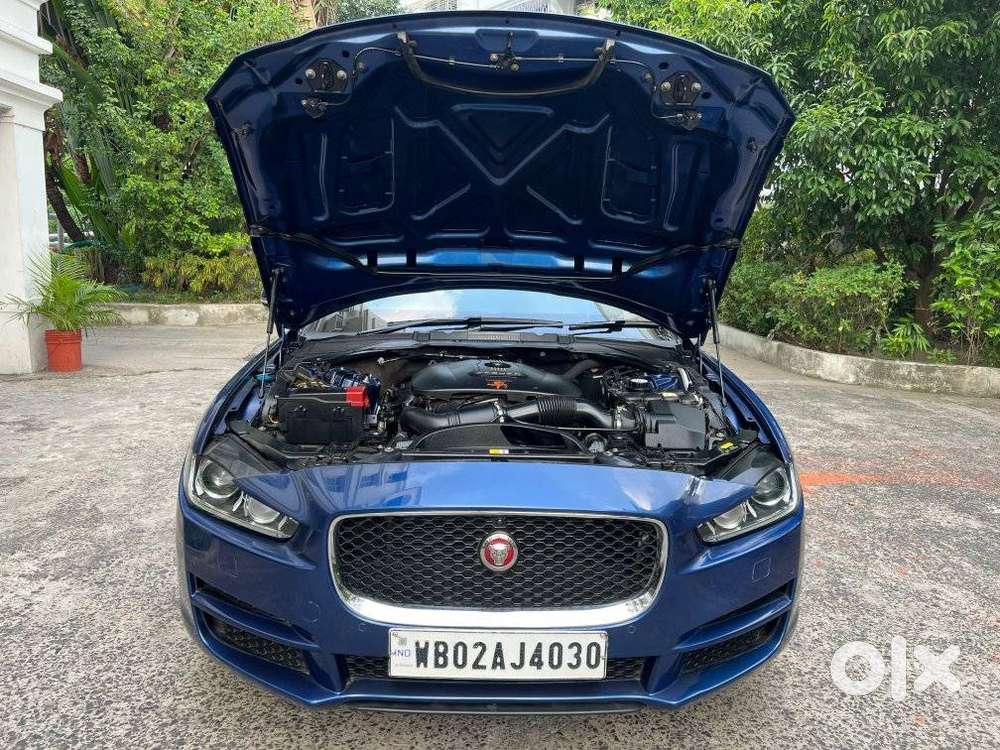 Jaguar Xe Portfolio, 2016, Petrol