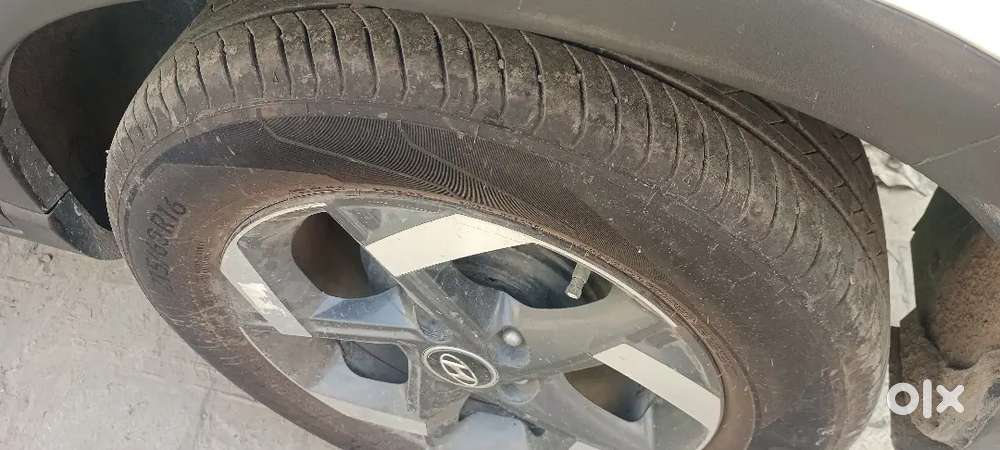 Hyundai Venue 2021 Petrol 76000 Km Driven