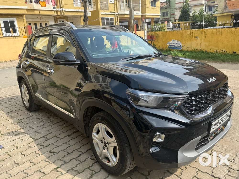 Kia Sonet 2023 Petrol Semi Automatic -black Color With Sunroof