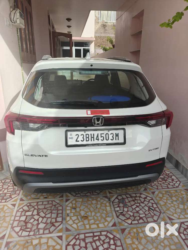 Vx Cvt Honda Elevate
