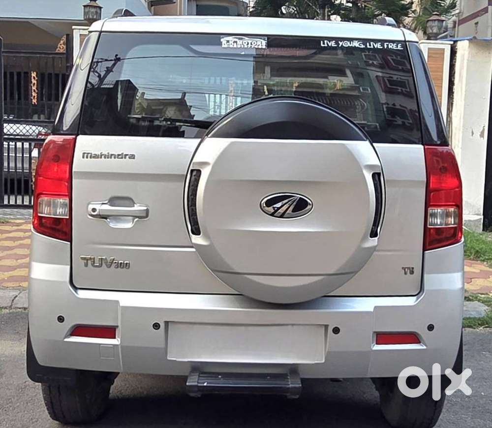 Mahindra Tuv 300 Mhawk100 T8, 2016, Petrol