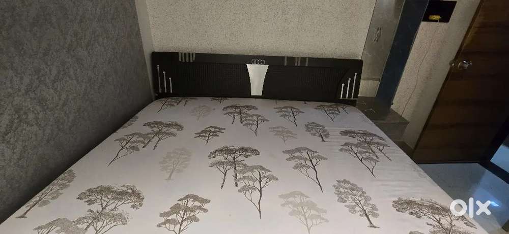 Bed 6&times;6.5  with storage