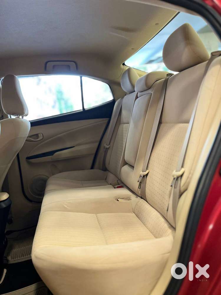 Toyota Yaris J Cvt, 2019, Petrol