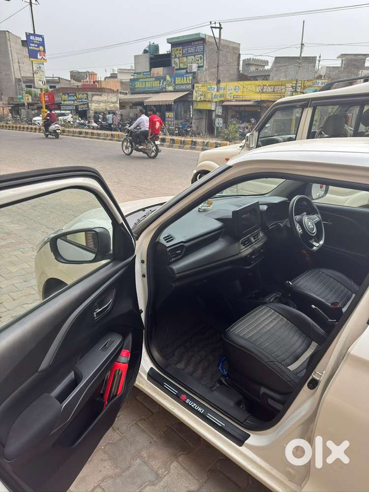 Maruti Suzuki Swift Vxi 2025