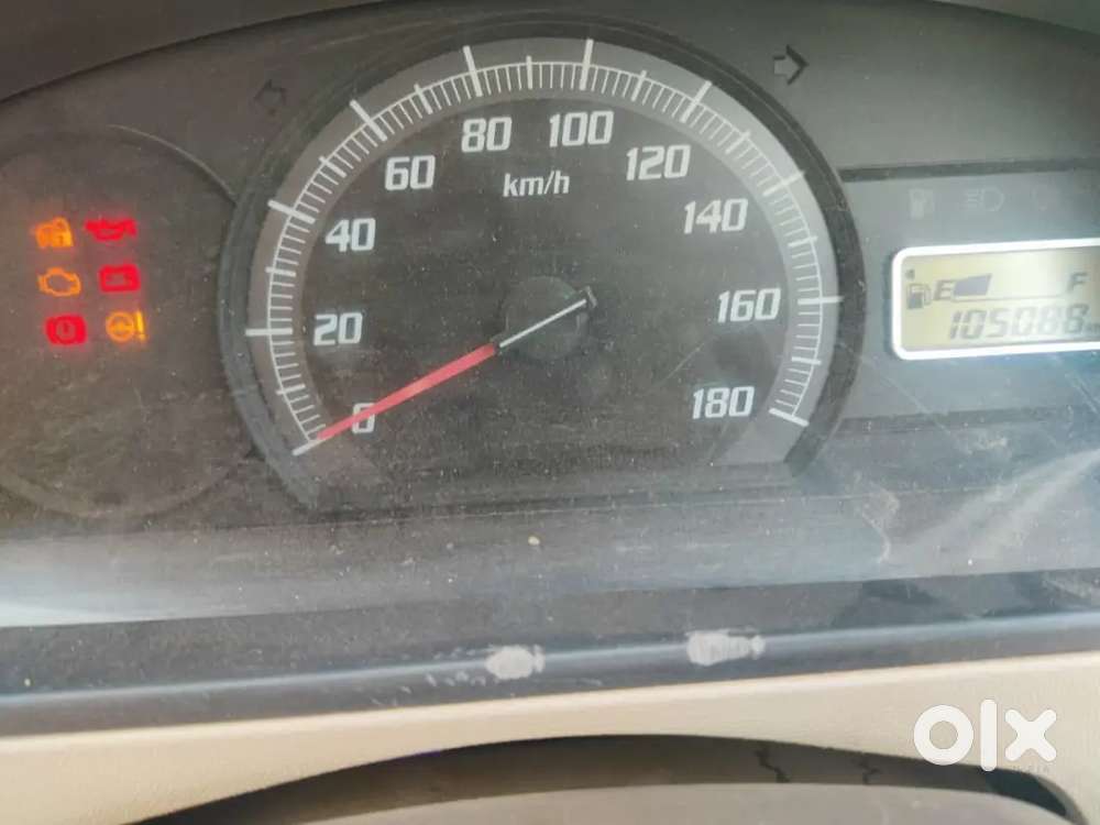 अच्छी कंडीशन है और पेट्रोल इंजन है