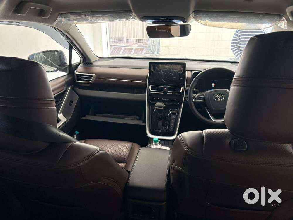 Toyota Innova Hycross 2.0 Vx Hybrid 7 Str, 2025, Petrol