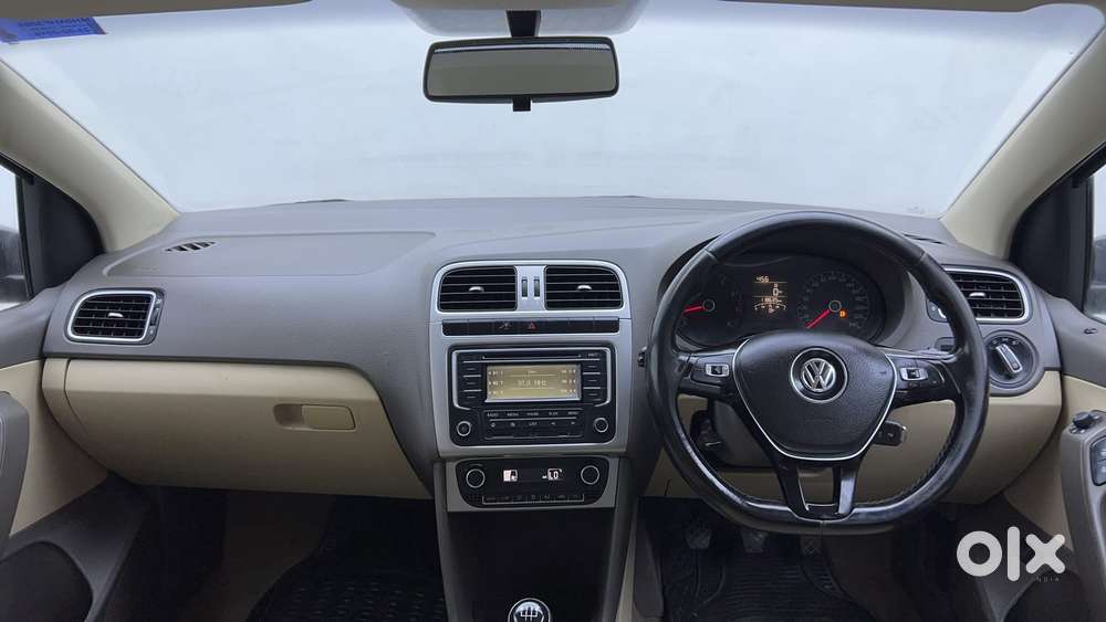 Volkswagen Vento 1.6 Highline, 2016, Petrol
