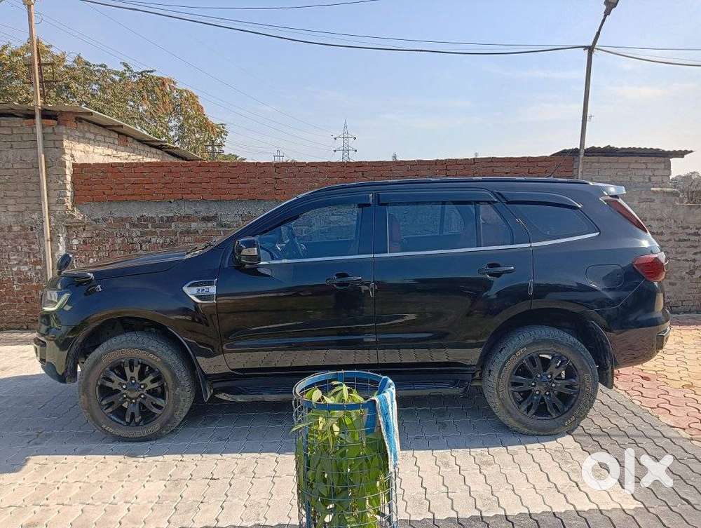 Ford Endeavour Titanium 4x2, 2017, Diesel