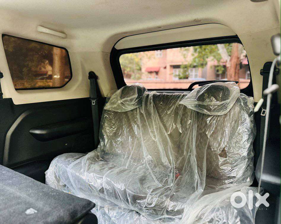 Mahindra Scorpio N Z2 Petrol Mt 7 Str (e), 2025, Petrol
