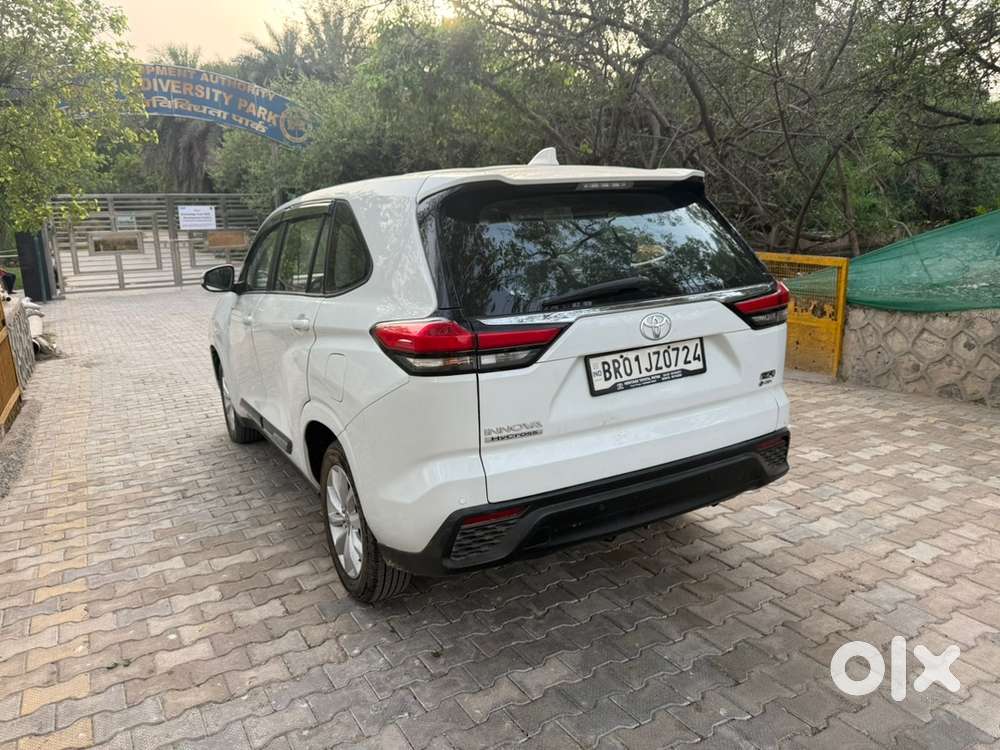 Toyota Innova Hycross 2026