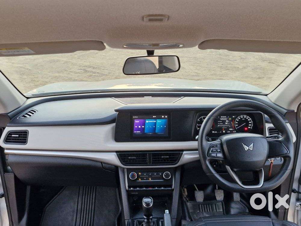 Mahindra Xuv700 2.2 Mx Diesel Mt 5 Str, 2022, Diesel