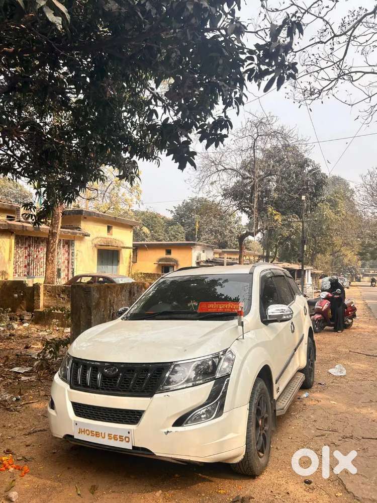 Mahindra Xuv500 2017 Diesel 65000 Km Driven