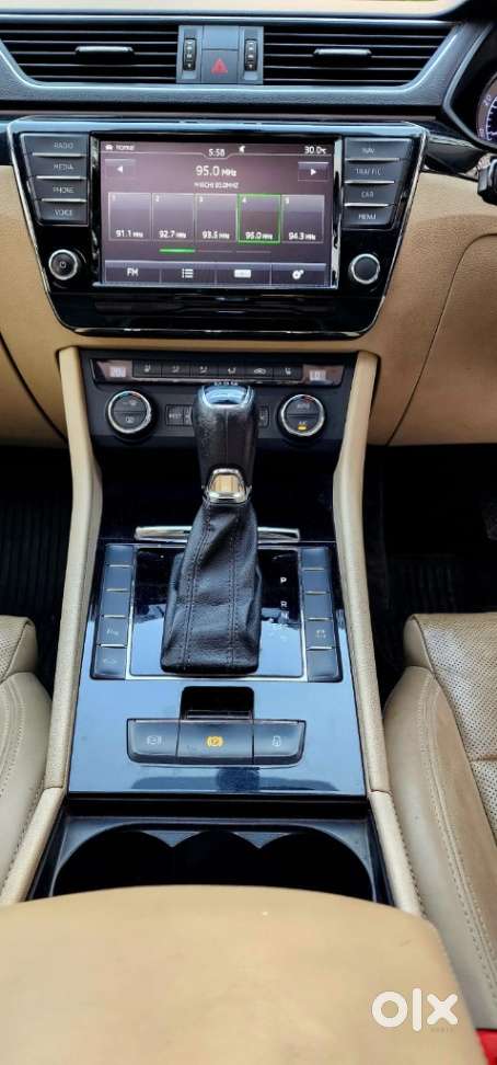 Skoda Superb L&k 1.8 Tsi At, 2017, Petrol