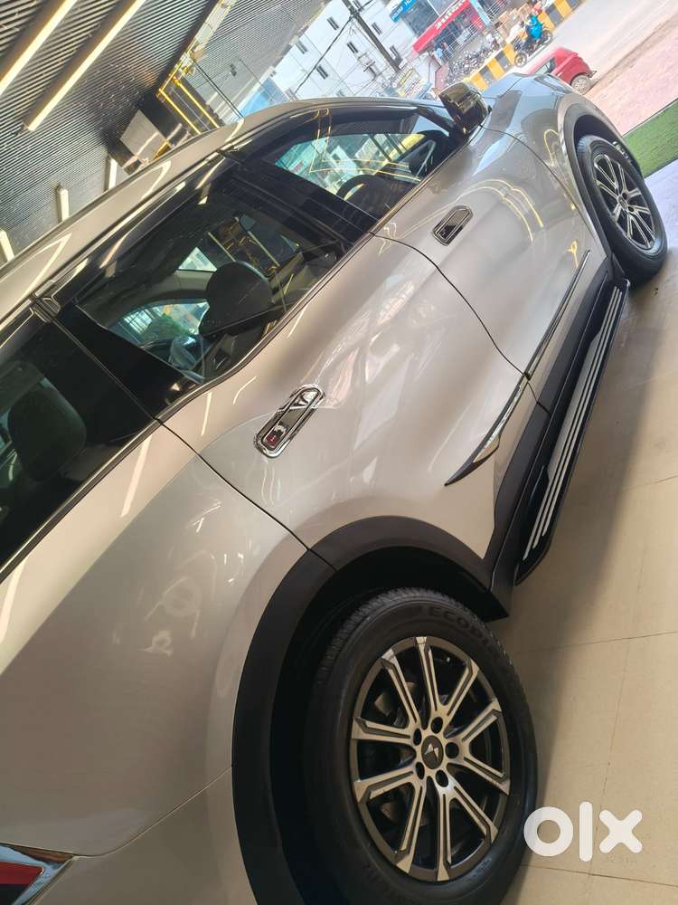 Mahindra Xuv700 2.2 Ax 7 Diesel Mt Luxury Pack Str, 2023, Diesel