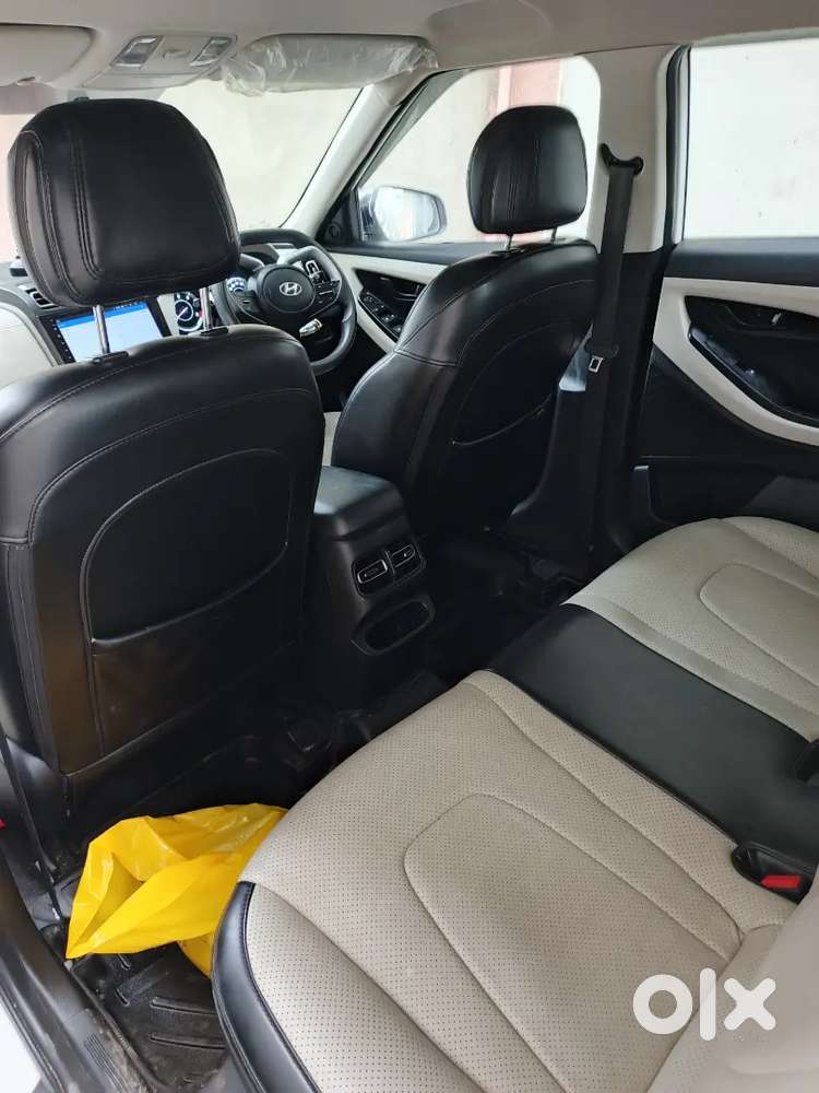 Vip 0030 Creta White  1st Owner  29k Km  Base To Top  17 Alloys