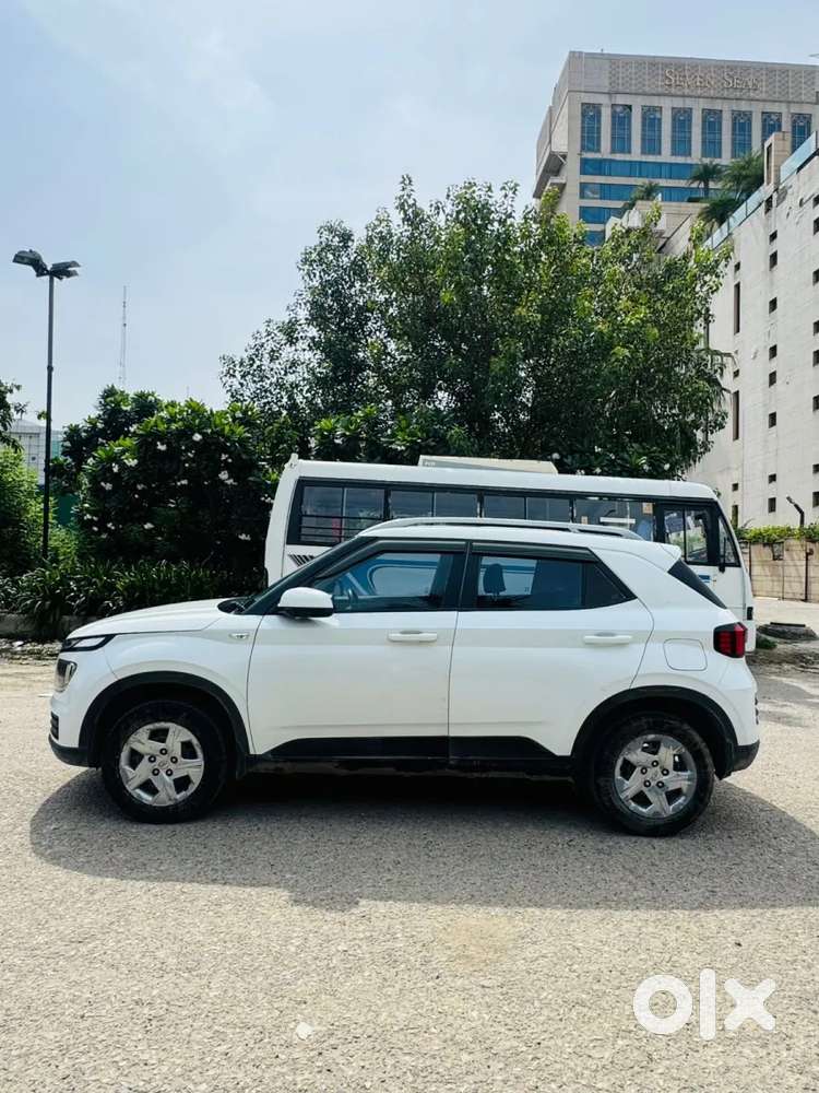 Hyundai Venue S 1.2 Petrol, 2022, Petrol