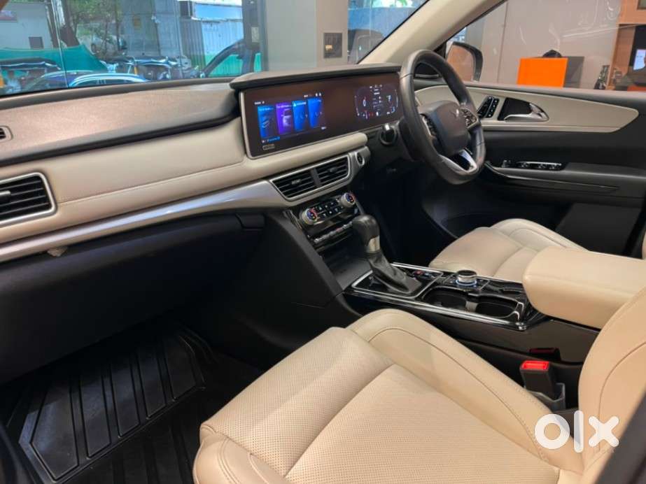 Mahindra Xuv700 2.0 Ax 7 Petrol At Luxury Pack Str, 2022, Petrol