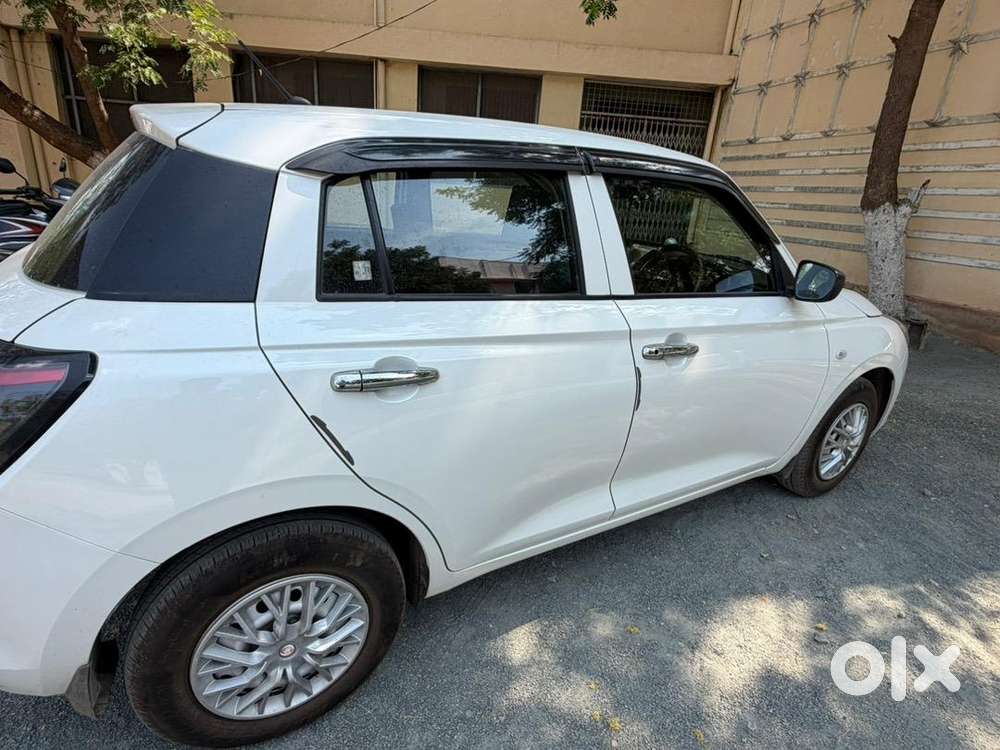 Lxi 2025 With Parking Sensors/reverse Camera/music System