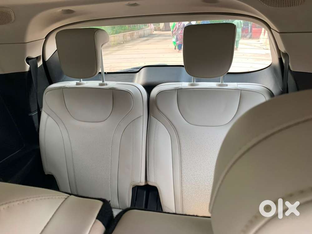 (in Delhi) Mahindra Xuv700 Ax7l At Diesel 2022