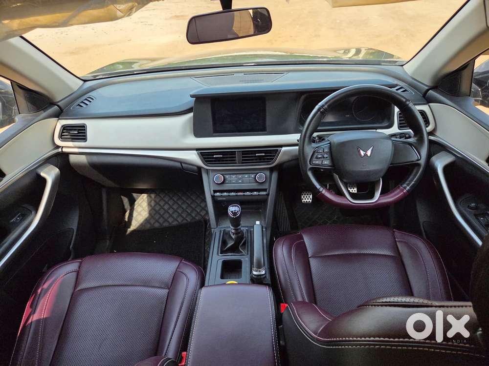 Mahindra Xuv700 2.2 Mx Diesel Mt 5 Str, 2024, Diesel