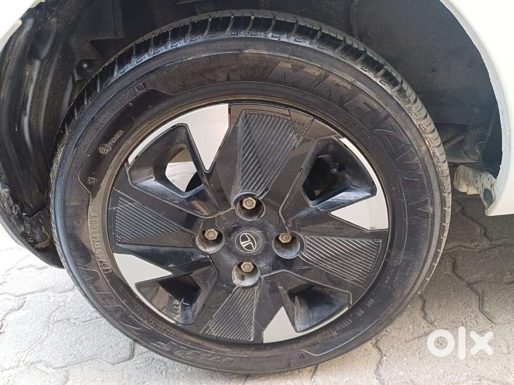 Tata Tiago 1.2 Revotron Xt (o), 2025, Petrol