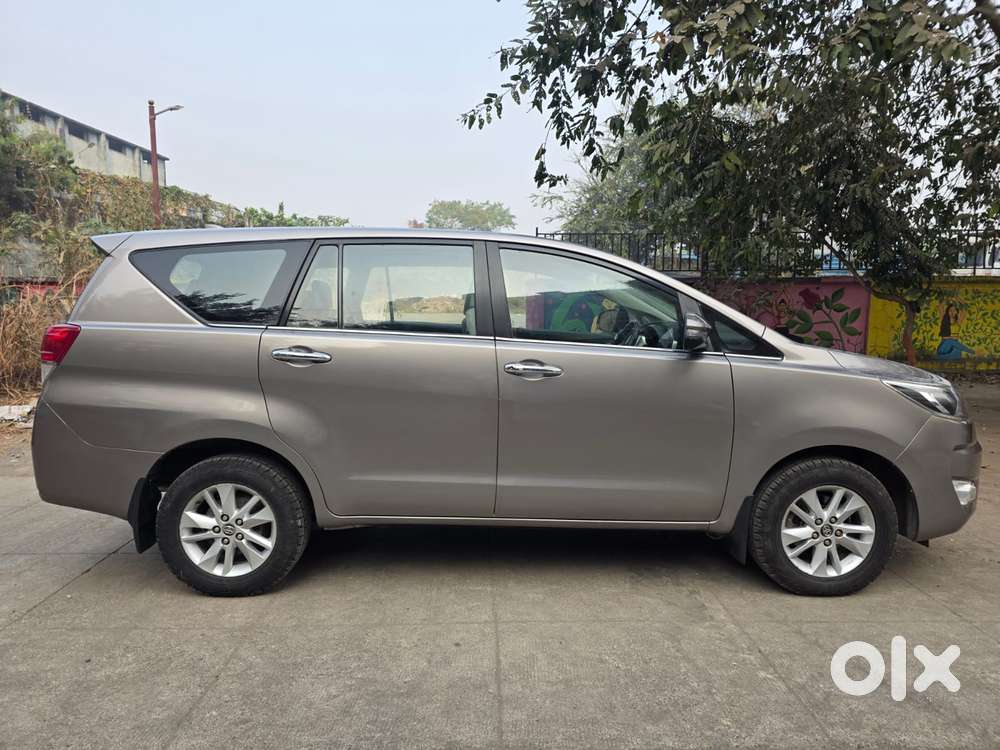 Toyota Innova Crysta 2.4 V 8 Str, 2016, Diesel