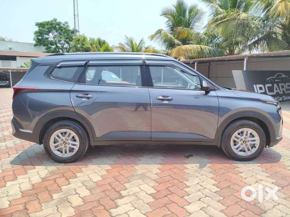 Kia Carens, 2022, Petrol