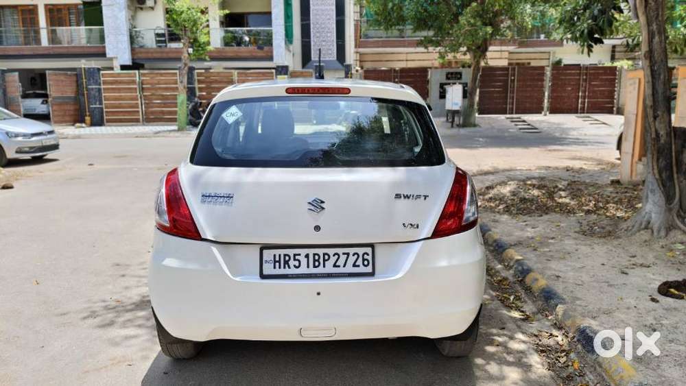 Maruti Suzuki Swift 1.2 Lxi (o), 2017, Cng & Hybrids