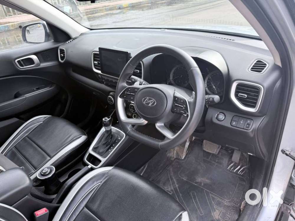 Hyundai Venue Sx+ At, 2022, Petrol