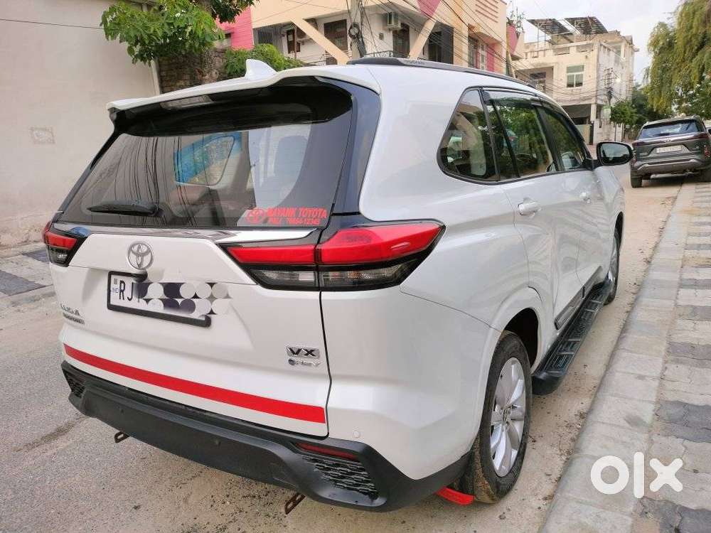 Toyota Innova Hycross 2.0 Vx Hybrid 8 Str, 2025, Petrol