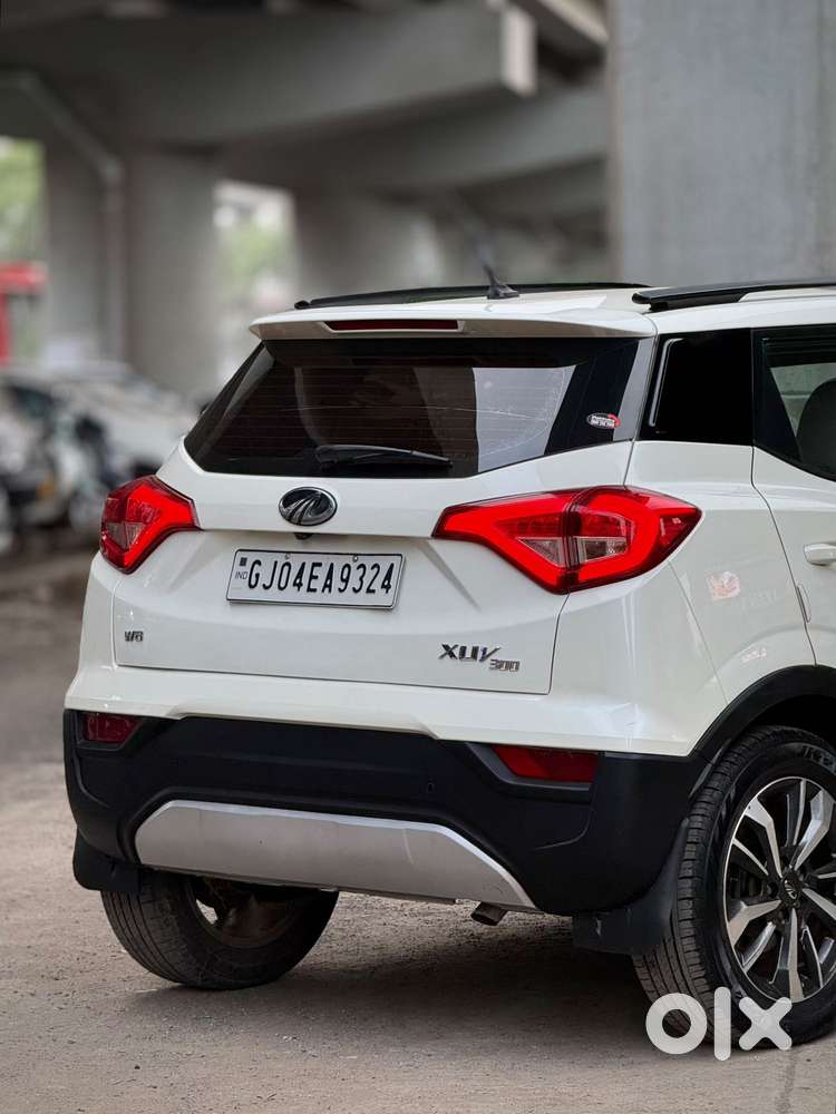 Mahindra Xuv300 W8 (o) 1.5 Diesel Amt, 2022, Diesel