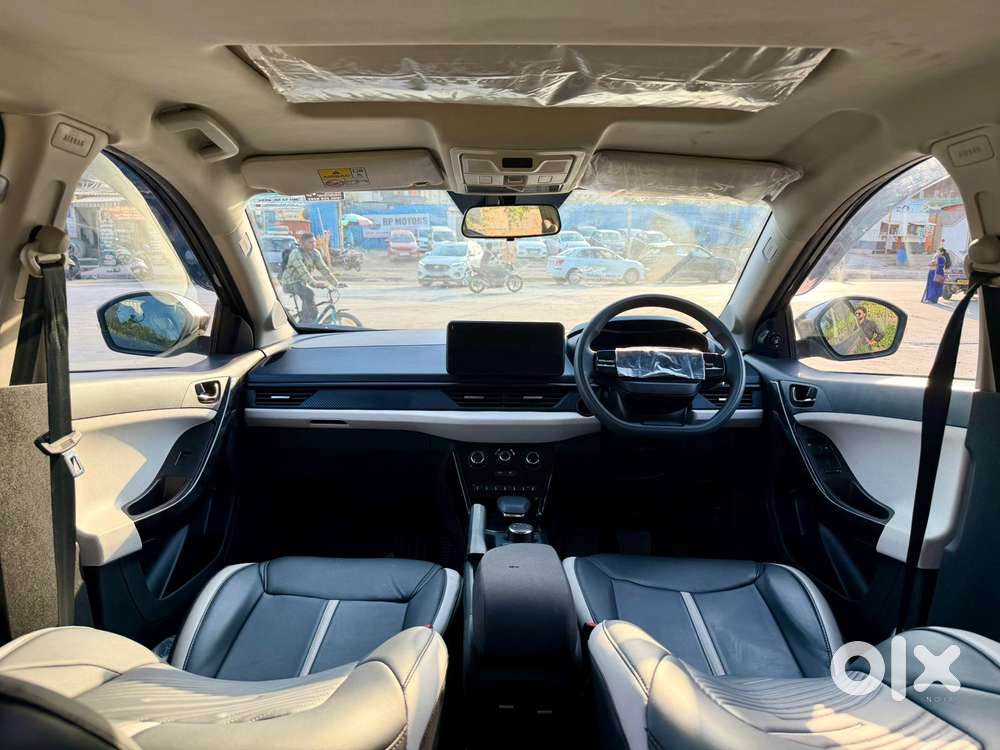 Tata Nexon, 2025, Petrol
