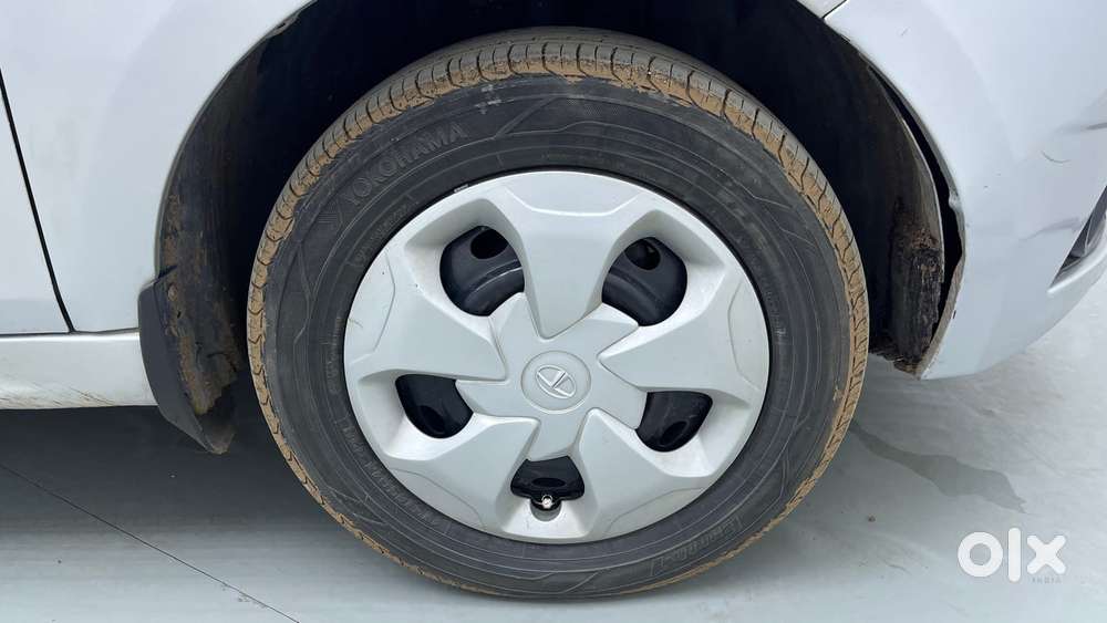 Tata Tiago 1.2 Revotron Xt, 2017, Petrol