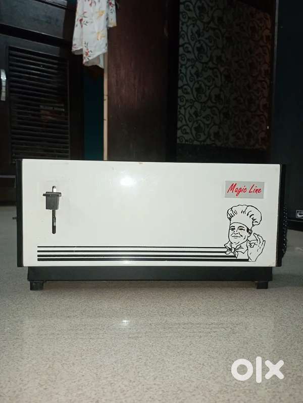 Toaster in new condition ( automatic toaster ).