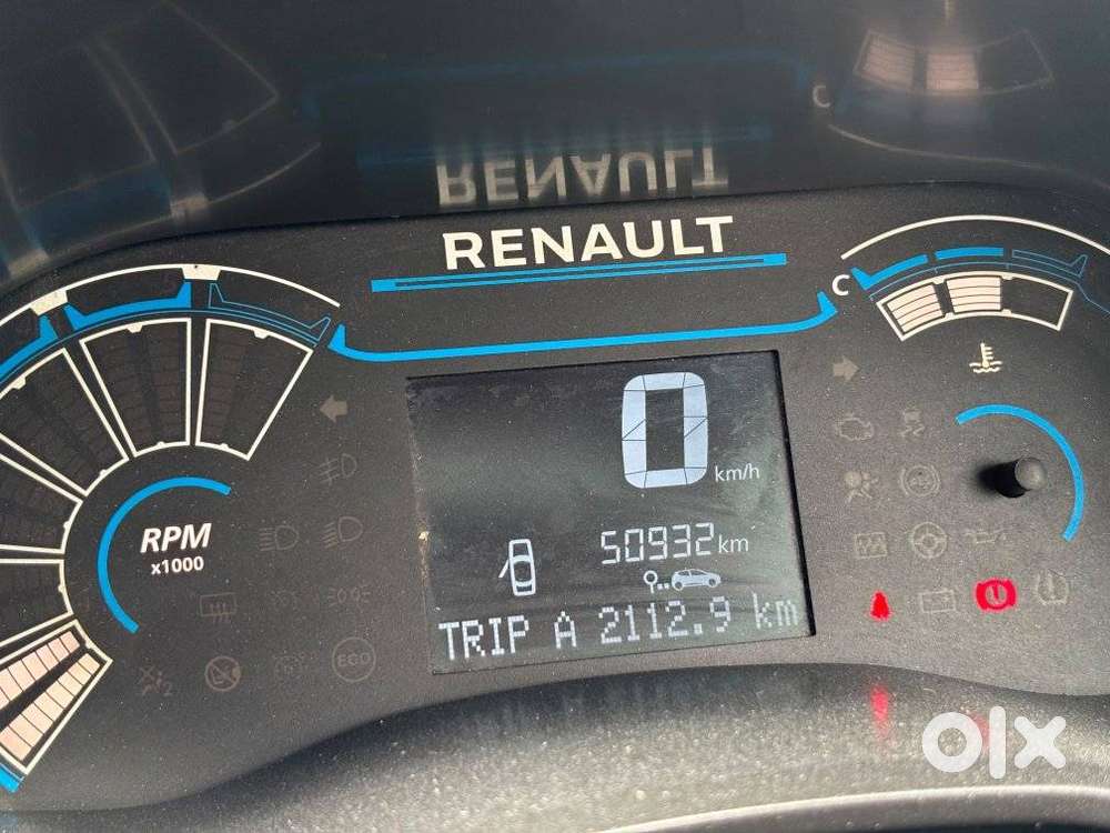 Renault Triber Rxt, 2022, Petrol